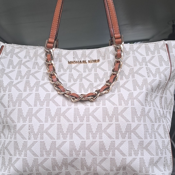 Michael Kors Handbags - 🥰 SALE New Michael Kors Signature Cream and Tan Satchel and Shoulder Bag